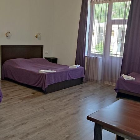 Mthnadzor Hotel Горис Екстериор снимка