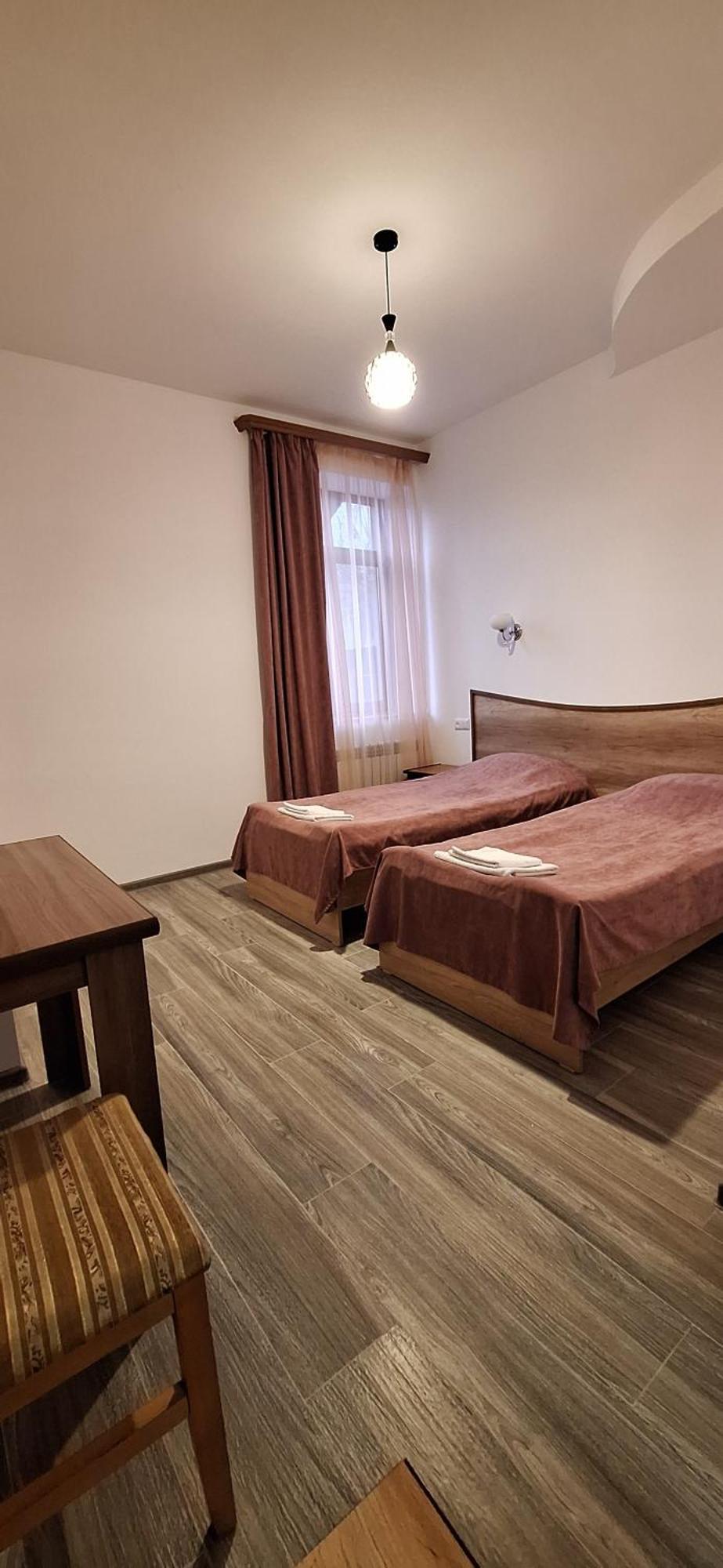 Mthnadzor Hotel Горис Екстериор снимка