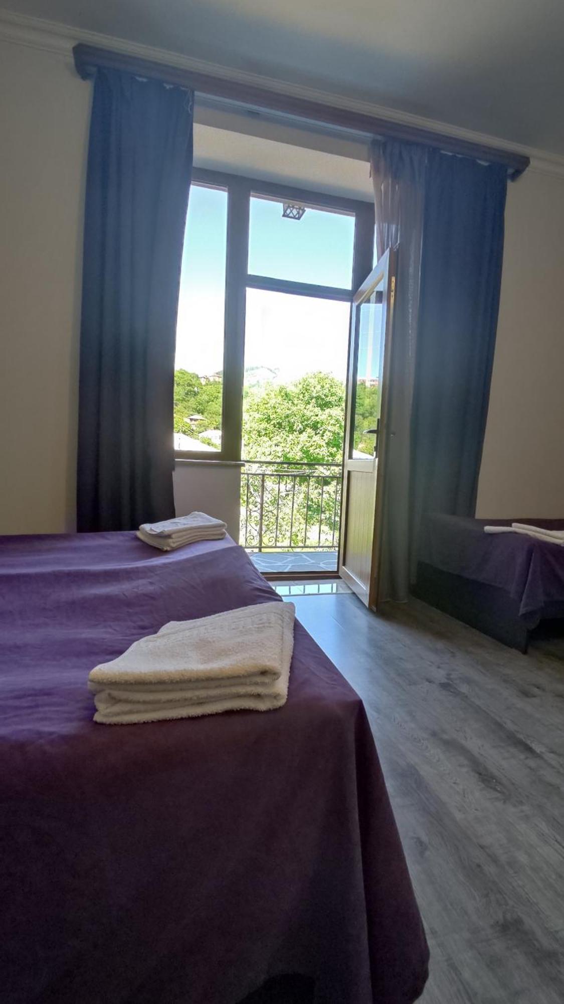 Mthnadzor Hotel Горис Екстериор снимка