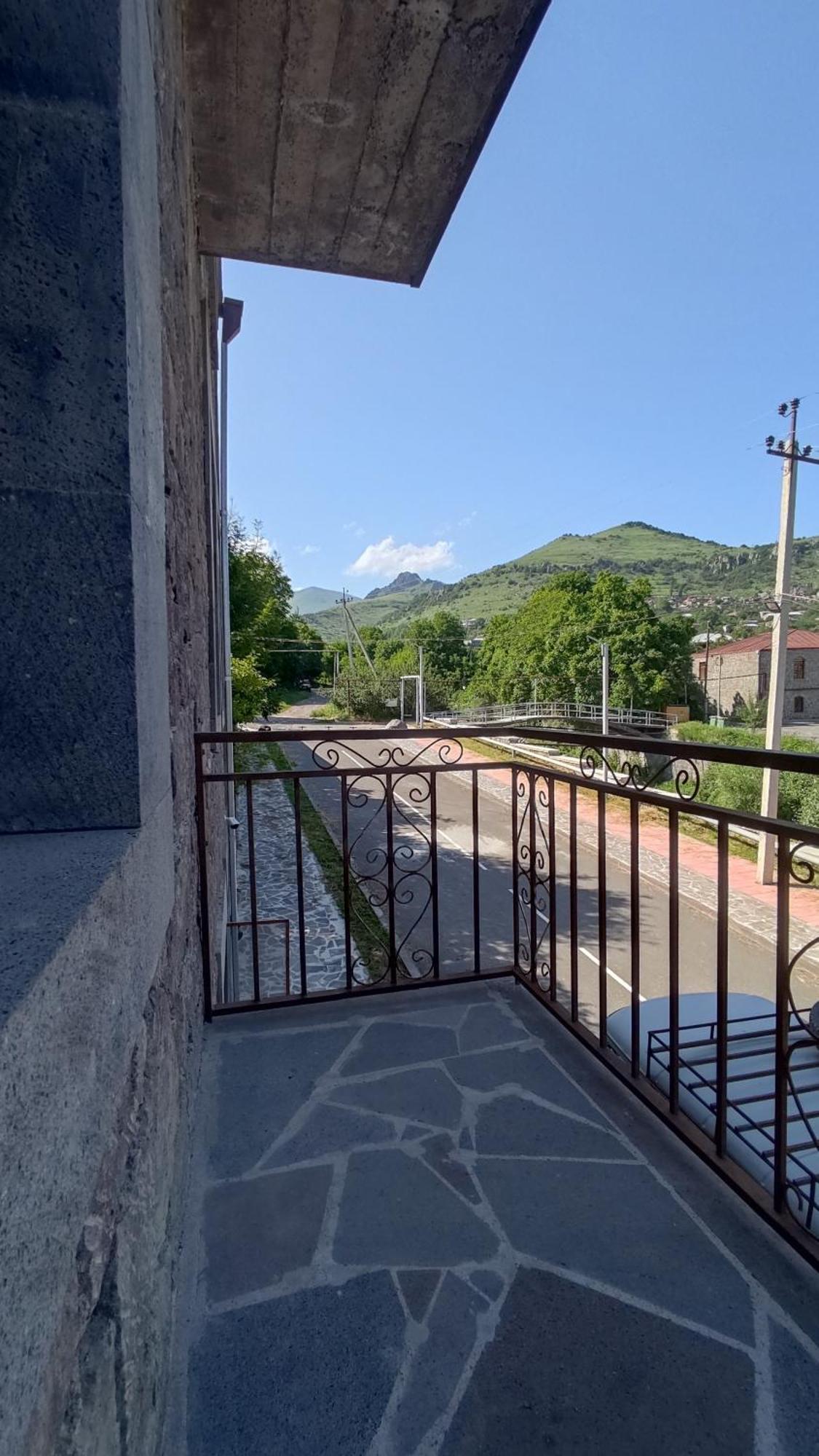 Mthnadzor Hotel Горис Екстериор снимка