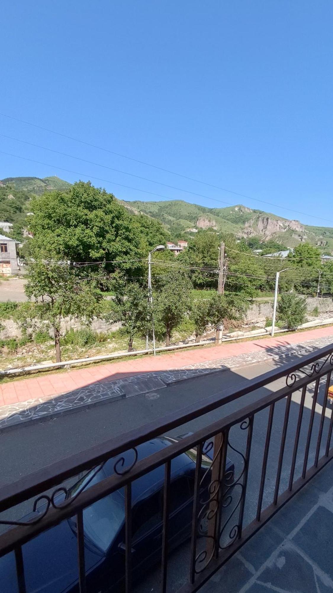 Mthnadzor Hotel Горис Екстериор снимка