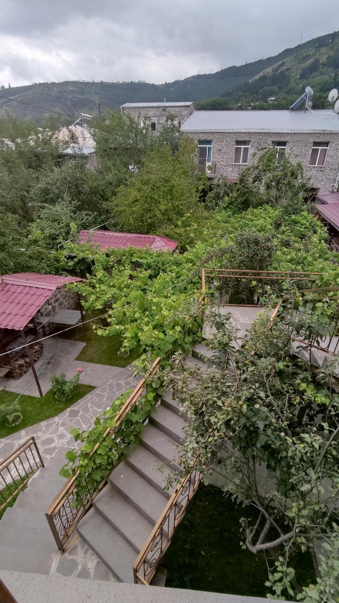 Mthnadzor Hotel Горис Екстериор снимка