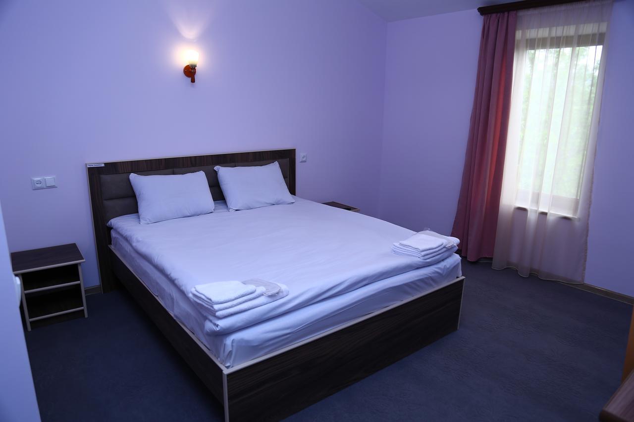 Mthnadzor Hotel Горис Екстериор снимка